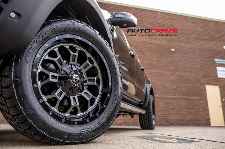 FORD RANGER CRUSH GLOSS BLACK DOUBLE DARK TINT